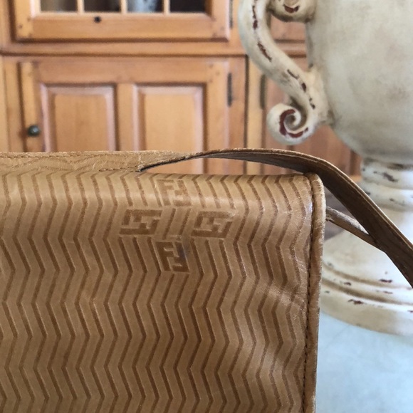 Authentic Vintage Fendi cross boy all leather bag - Picture 2 of 7